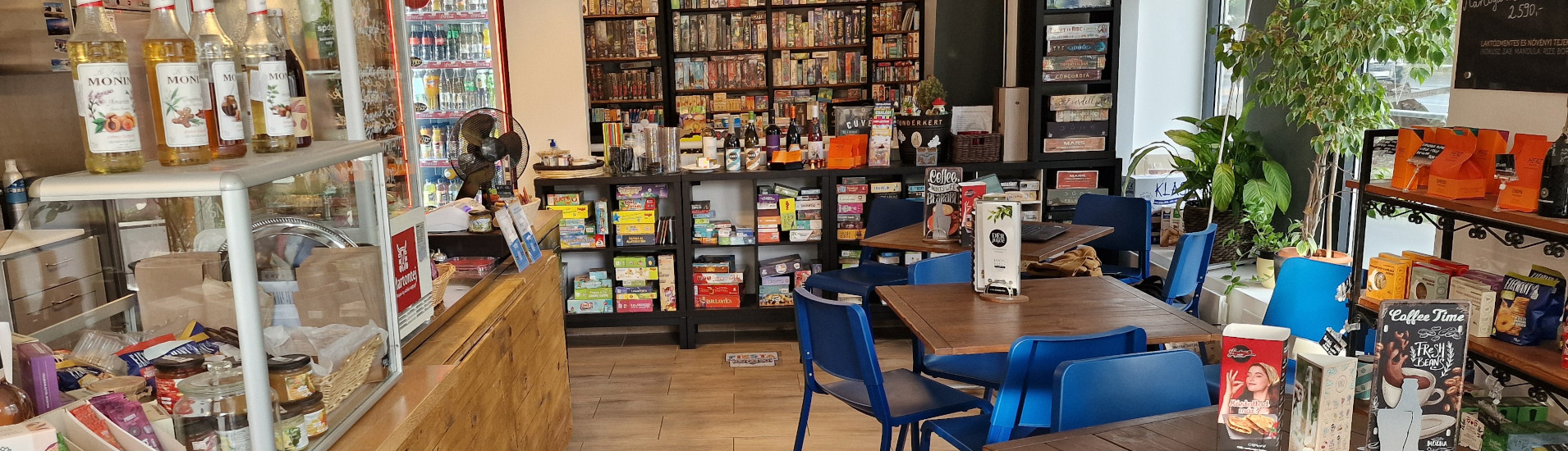 Cinkelt kocka társasjátékbolt és kávézó